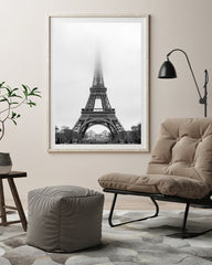 Eiffelturm im Nebel - Schwarz-Weiß