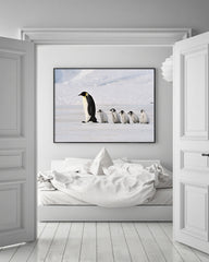 Pinguin-Mama mit Küken
