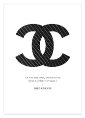 Zitat von Coco Chanel - Mode-Ikone - Schwarz mit Nadelstreifen