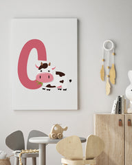 After Hover: C wie Cow - Kinderzimmer Deko in Weiß, Kuh Buchstaben-Illustration für Kinder