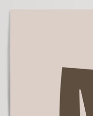 After Hover: M wie Maus, Kinder Illustration in Beige, ABC Lernen mit Buchstaben