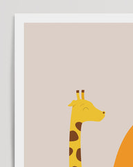 After Hover: Kinderzimmer Deko in Beige - G wie Giraffe, ABC Buchstaben für Namen, Zeichnung mit weißem Rand