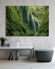 After Hover: Wasserfälle im Regenwald