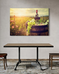 After Hover: Weinverkostung im Sonnenuntergang - Rebstöcke mit Blüten