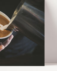 After Hover: Frischer Milchkaffee