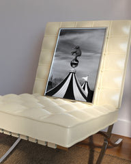 After Hover: Vintage Zirkus - Schwarz-Weiß