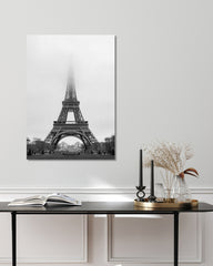 After Hover: Eiffelturm im Nebel - Schwarz-Weiß