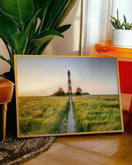 After Hover: Leuchtturm bei Sonnenuntergang