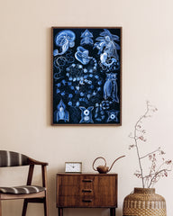 After Hover: Ernst Haeckel - Kunstformen des Meeres in blau