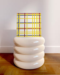 After Hover: Piet Mondrian - Geometrische Komposition mit gelben Streifen