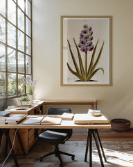 After Hover: Pflanze mit lilafarbenen Blüten