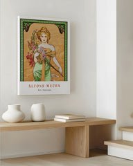 After Hover: Alfons Mucha - Museum-Poster Frau in grünem Kleid mit Blumen