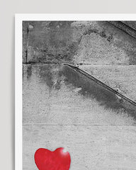 After Hover: Banksy - Mädchen mit Herz Luftballon & Treppe - Museum-Poster II