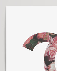 After Hover: Mode - Zitat von Coco Chanel mit Rosen-Muster