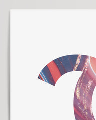 After Hover: Mode - Zitat von Coco Chanel mit buntem Muster