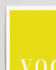 After Hover: Vogue - Mode - Gelb