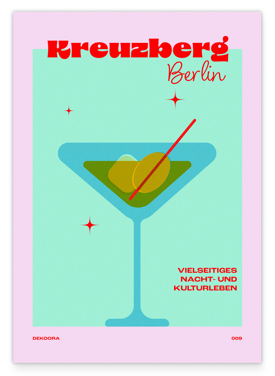 Kreuzberg Berlin mit Martini Cocktail in Türkis