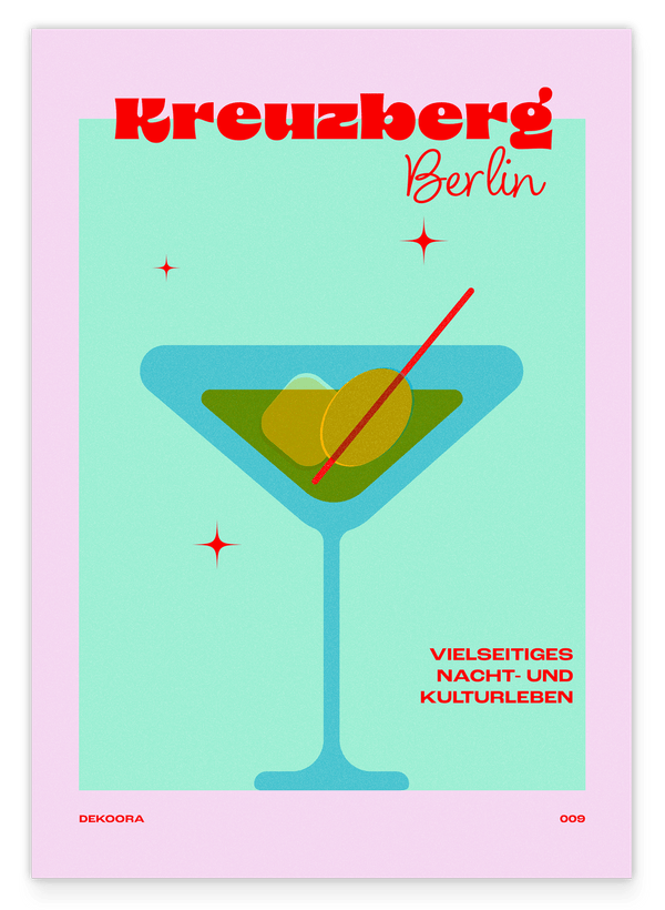 Kreuzberg Berlin mit Martini Cocktail in Türkis