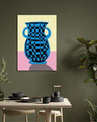 After Hover: Abstrakte Vase mit Schachbrettmuster