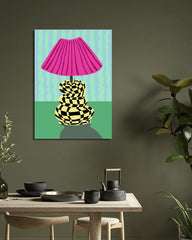 After Hover: Abstrakte Vase mit Lampenschirm