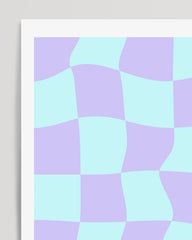 After Hover: Schachbrett Muster in Violett und Hellblau