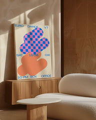 After Hover: Euro Dance mit Schachbrettmuster