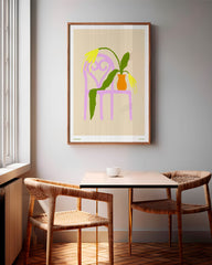 After Hover: Boho Blumenvase auf rosa Stuhl