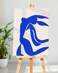 After Hover: Tanzende Frau in Blau - Matisse modern interpretiert