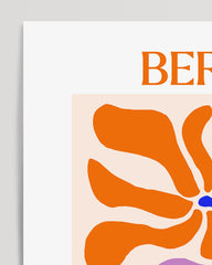 After Hover: Berlin Hackescher Markt - Retro Blumen in Orange