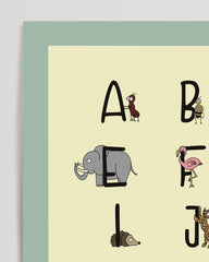 After Hover: ABC Poster mit Tieren - Deutsches Alphabet