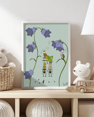 After Hover: Bienenhochzeit - Süße Tierzeichnung, Natur-Illustration für das Kinderzimmer