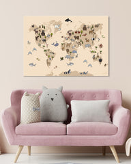 After Hover: Weltkarte mit Tieren für das Kinderzimmer in Beige