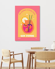 After Hover: Gin Tonic mit Eiswürfeln - Cocktail in Pink