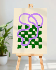 After Hover: Schachbrett mit Line Art in Grün