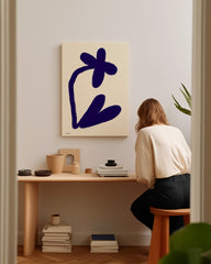 After Hover: Blue Flower Art III - Minimalistische Blumen-Illustration