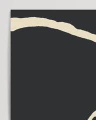 After Hover: Two Curves: Organische Formen in Schwarz-Beige