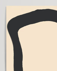 After Hover: Up and Down: Abstrakte Muster in Schwarz-Beige