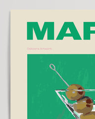 After Hover: Martini Cocktail mit Oliven - Rezept mit Schriftzug