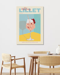 After Hover: Wildberry Lillet - Cocktail im Glas mit Schriftzug
