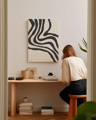 After Hover: Abstraktes Wellen-Muster in Beige und Schwarz