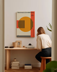 After Hover: Retro Illustration im Bauhaus Stil - Kreis mit Streifen