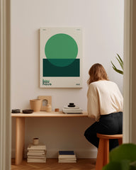 After Hover: Bauhaus Design - Minimalistische Formen in Grün