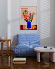 After Hover: Flowers of All Colours - Blumenstrauß in blauer Vase