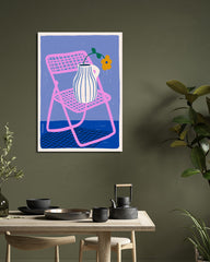 After Hover: Charming Chair - Klappstuhl mit Blumenvase