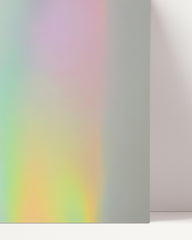 After Hover: Prism Play - Abstraktes Farbspiel mit Holografie-Effekt