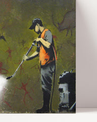 After Hover: Banksy - Reinigungsmann entfernt uralte Wandbemalung Desaster Graffiti hip cool modern