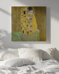 After Hover: Gustav Klimt - Der Kuss (1907-1908)