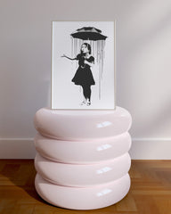 After Hover: Banksy Mädchen Im Regen - Graffiti Pop-Art Modern Street-Art - Moderner Kunstdruck Klein Bis Groß XXL - Geschenk Wohnzimmer, Schlafzimmer