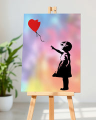 After Hover: Banksy Mädchen mit Herz Luftballon auf buntem Hintergrund - Moderner Street-Art Kunstdruck