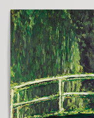 After Hover: Banksy Meets Monet Japanische Brücke Seerosen - Klimaschutz Street-Art Moderner Kunstdruck Canvas
